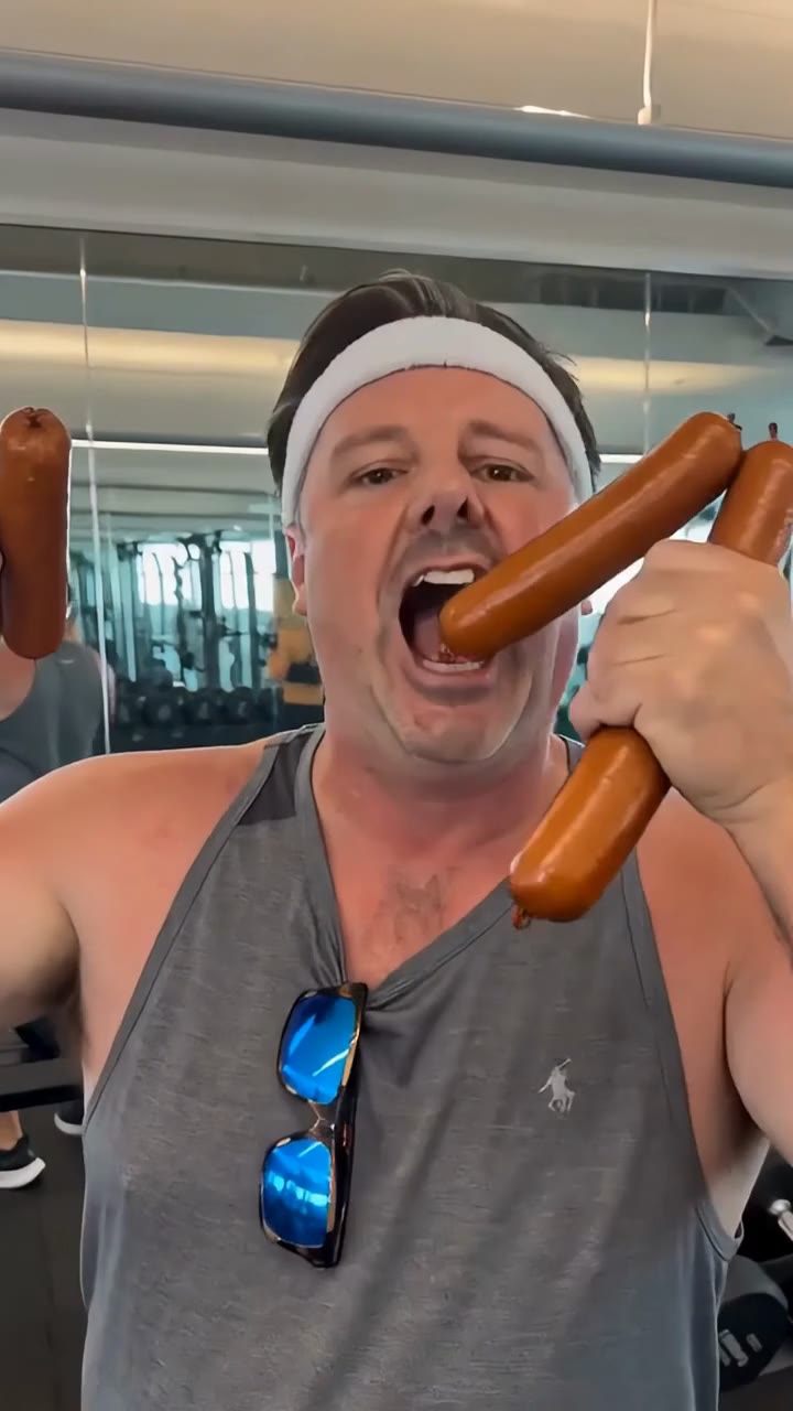 Still from Leg Day Links — Uncle Larry Adventures short film