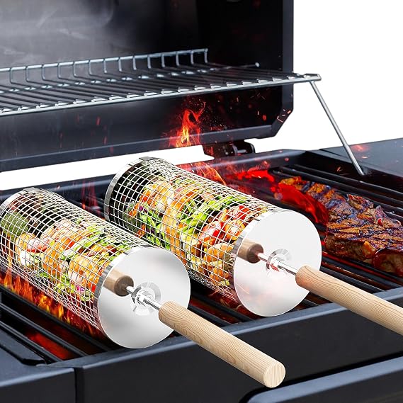 Rolling grill basket for outdoor cooking